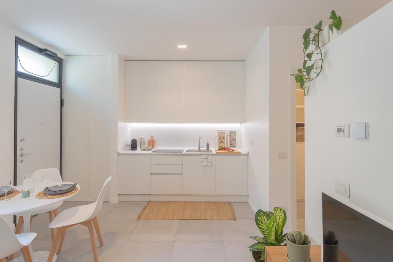 Ginepro & Salvia Apartments In Como By Rent All Комо Екстериор снимка