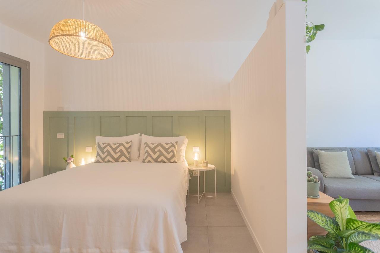 Ginepro & Salvia Apartments In Como By Rent All Комо Екстериор снимка