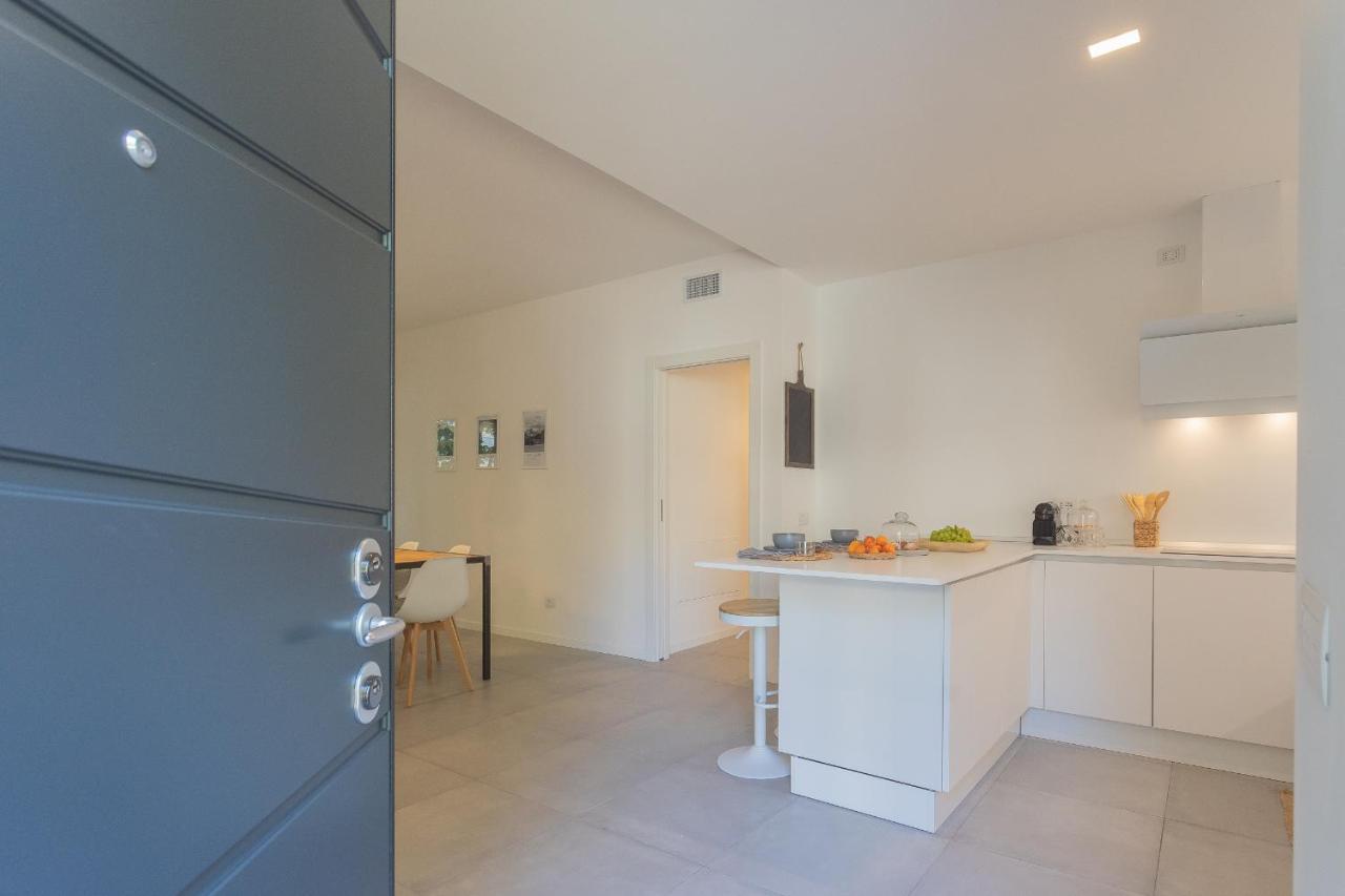 Ginepro & Salvia Apartments In Como By Rent All Комо Екстериор снимка