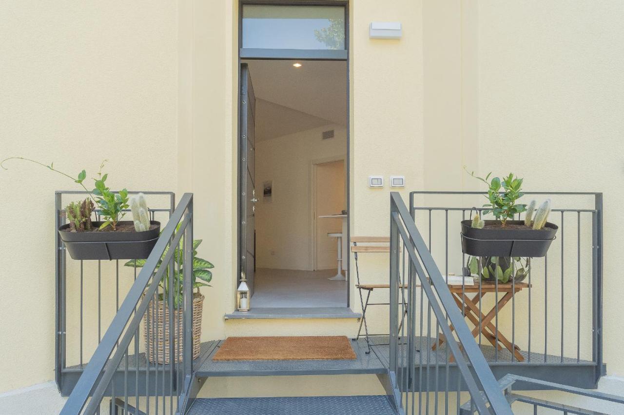 Ginepro & Salvia Apartments In Como By Rent All Комо Екстериор снимка